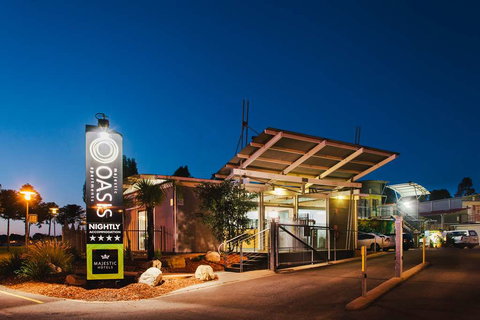 Majestic Oasis Apartments - Local Tourism 0