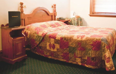 O'Malleys Hotel - Local Tourism 1