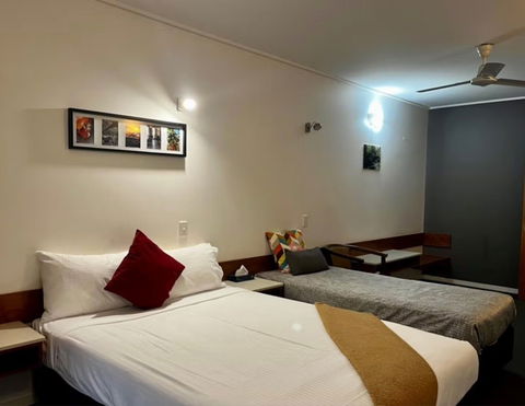 Ayr Traveller's Motel - Local Tourism 1