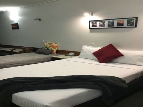 Ayr Traveller's Motel - Local Tourism 11