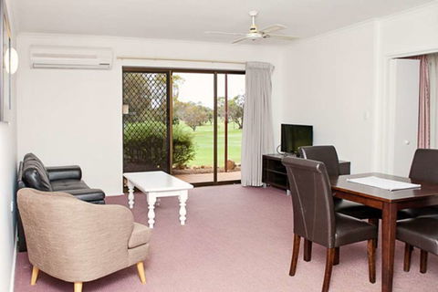Comfort Inn & Suites Riverland - Accommodation Australia 4