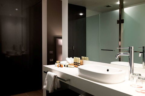 East Hotel - Accommodation Australia 6