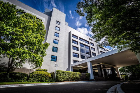 Crowne Plaza Canberra - Australia Shopping 1
