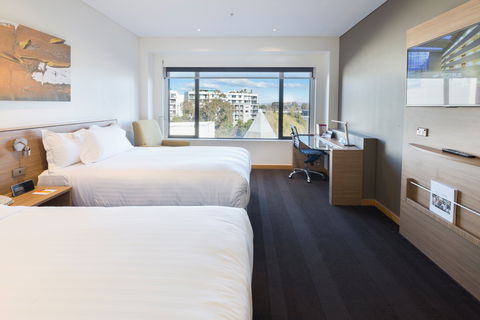 Crowne Plaza Canberra - Australia Shopping 6