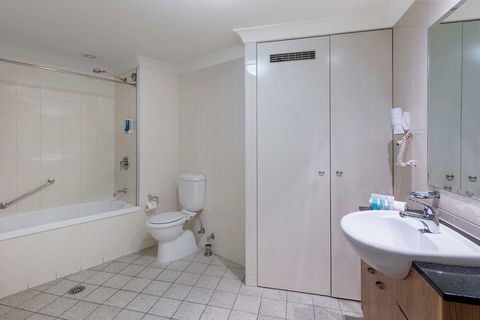 Nesuto Canberra Apartment Hotel - Australia Shopping 5