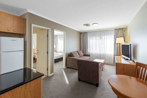 Nesuto Canberra Apartment Hotel - Australia Shopping 11