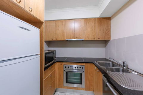 Nesuto Canberra Apartment Hotel - Australia Shopping 12