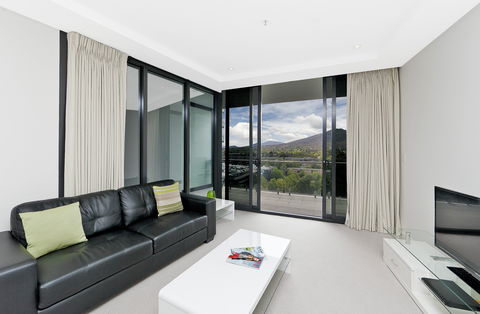 Astra Canberra Manhattan - Australia Shopping 6