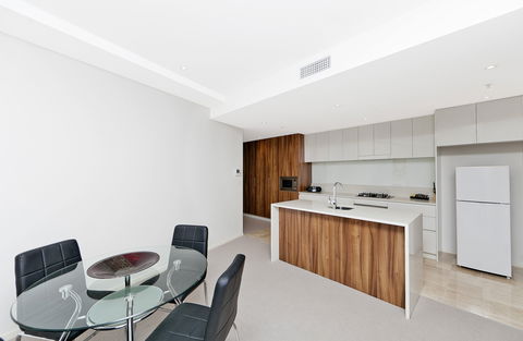 Astra Canberra Manhattan - Australia Shopping 15