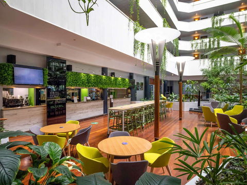 Novotel Darwin Atrium - Australia Shopping 3