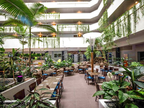 Novotel Darwin Atrium - Australia Shopping 12