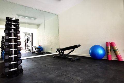 Governor Macquarie Motor Inn - Australia Shopping 14