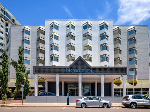 Novotel Darwin Atrium - Australia Shopping 1
