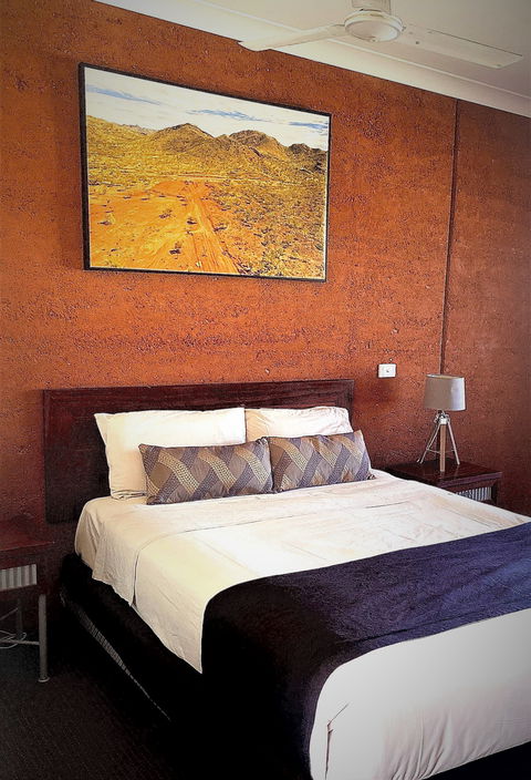 Gidgee Inn - Australia Shopping 1
