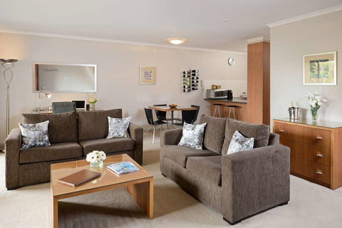 Ringwood Royale Apartment Hotel - Local Tourism 2