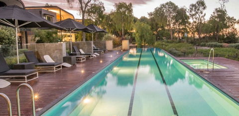 Aqua Resort - Australia Shopping 2