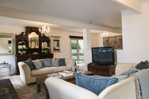 Adeline Bed & Breakfast - Local Tourism 14