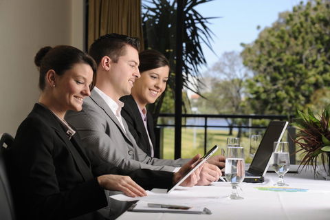 Assured Ascot Quays Apartment Hotel - Local Tourism 4