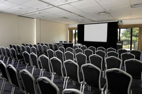 Assured Ascot Quays Apartment Hotel - Local Tourism 8