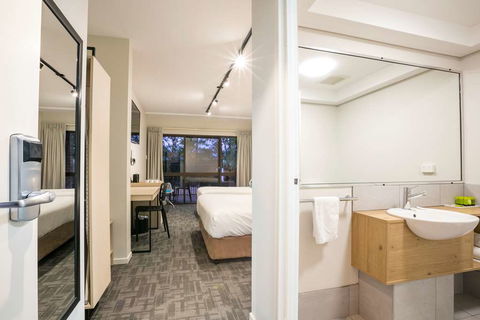 Kawana Waters Hotel By NightCap - Accommodation Australia 7