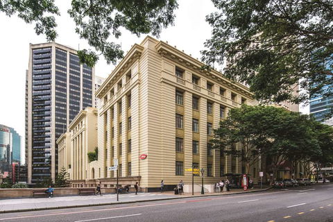 Adina Apartment Hotel Anzac Square - Local Tourism 0