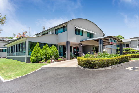 Eastgate On The Range Motel - Bed n Breakfasts 2