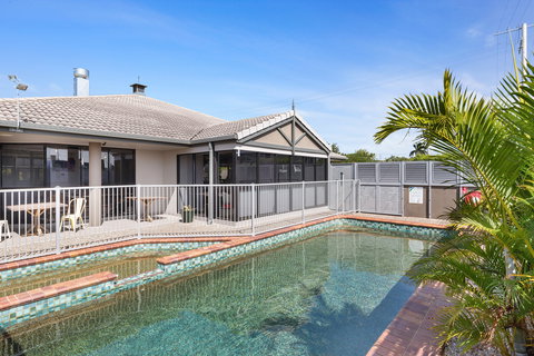 The Stirling Hotel Rockhampton - Australia Shopping 1