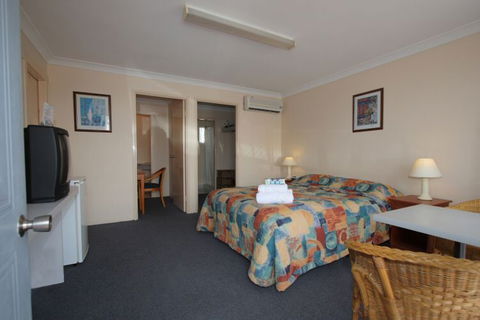 Alexander Motel & Peppercorn Restaurant - Local Tourism 0