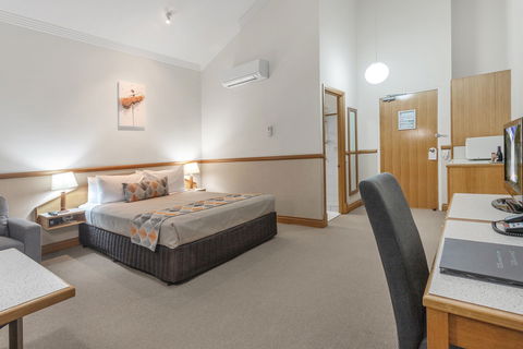 The Airport International Motel - Accommodation Australia 4