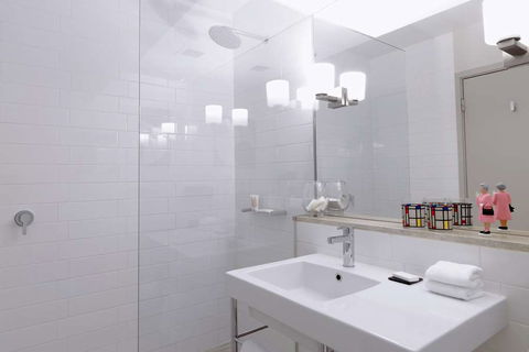QT Canberra - Bed n Breakfasts 5