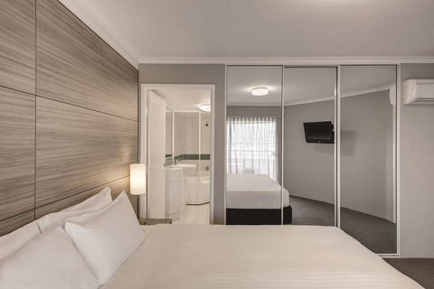 Adina Serviced Apartments James Court - Local Tourism 10