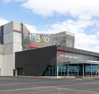 Rydges Pit Lane Hotel - Local Tourism