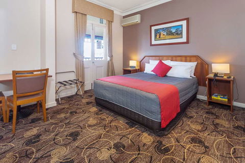 Quality Hotel Bayswater - Australia Shopping 1