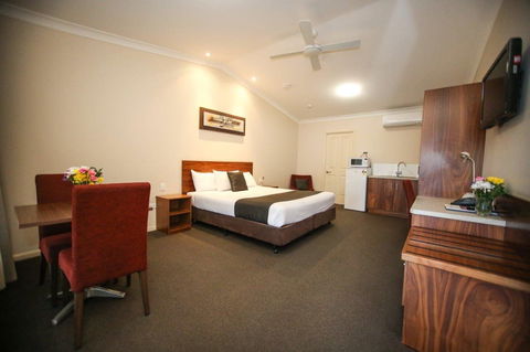 Roma Explorers Inn - Local Tourism 2