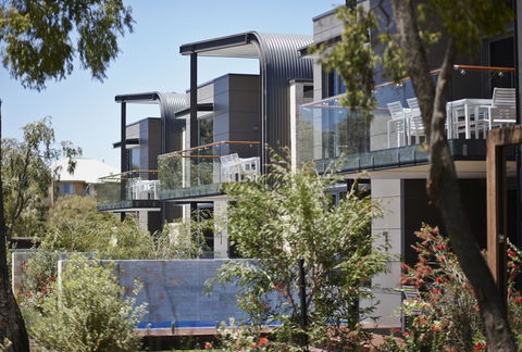 Aqua Resort - Australia Shopping 0