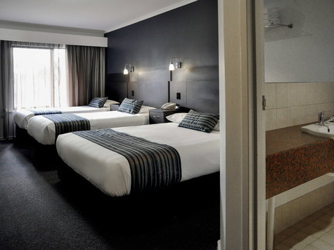 Ibis Styles Adelaide Manor - Australia Shopping 1