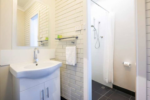 Nightcap at Playford Tavern - Australia Shopping 1