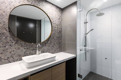 Vibe Hotel Canberra - Australia Shopping 25