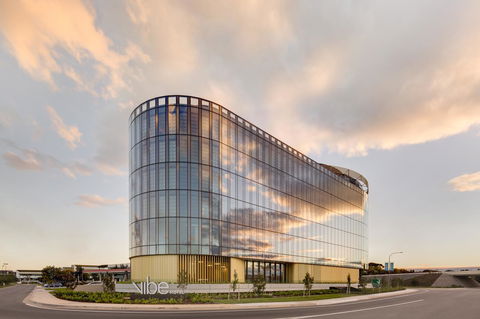 Vibe Hotel Canberra - Australia Shopping 0