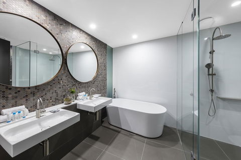 Vibe Hotel Canberra - Australia Shopping 5