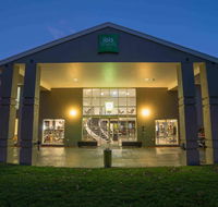 ibis Styles Canberra - Australia Shopping