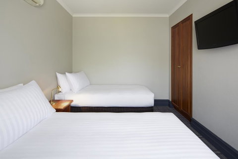 Brassey Hotel - Managed By Doma Hotels - Accommodation Australia 9