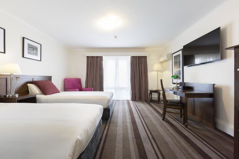 Mercure Canberra - Accommodation Australia 10