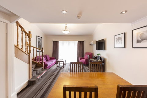 Mercure Canberra - Accommodation Australia 18