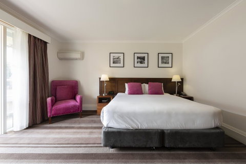 Mercure Canberra - Accommodation Australia 14