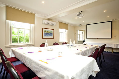 Mercure Canberra - Accommodation Australia 43