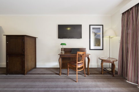 Mercure Canberra - Accommodation Australia 12