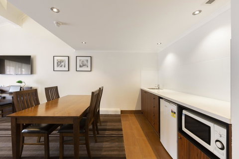 Mercure Canberra - Accommodation Australia 17