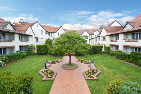 Mercure Canberra - Accommodation Australia 25