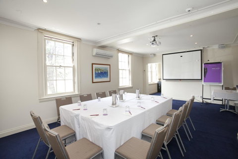 Mercure Canberra - Accommodation Australia 37
